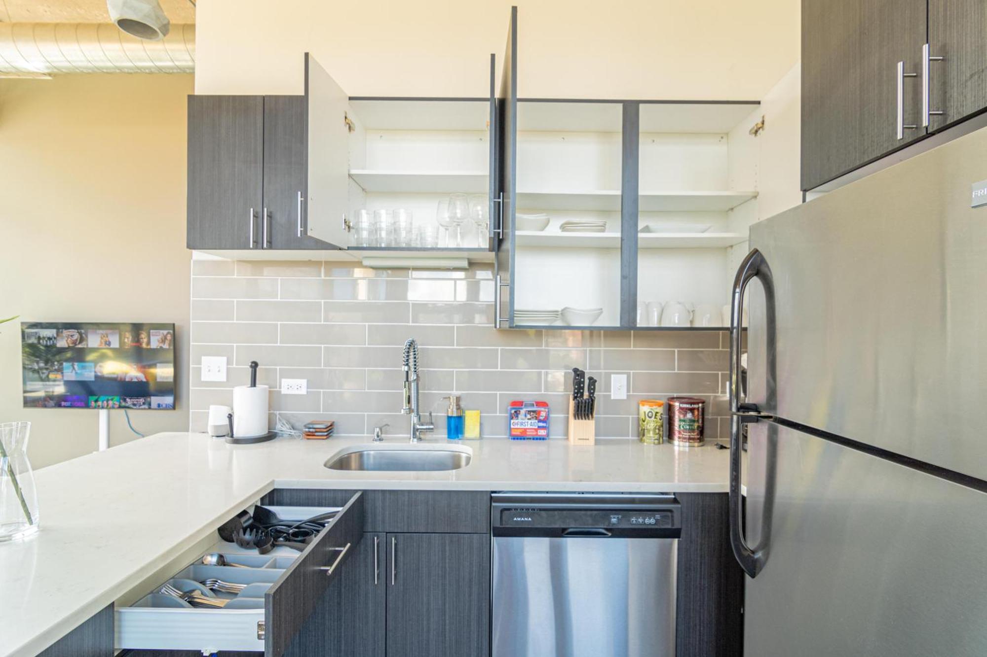 Bright 2Br Luxury Corner Suite With Optional Parking Sleeps 6 Guests Near Mccormick Place And Soldier Field Chicago Dış mekan fotoğraf