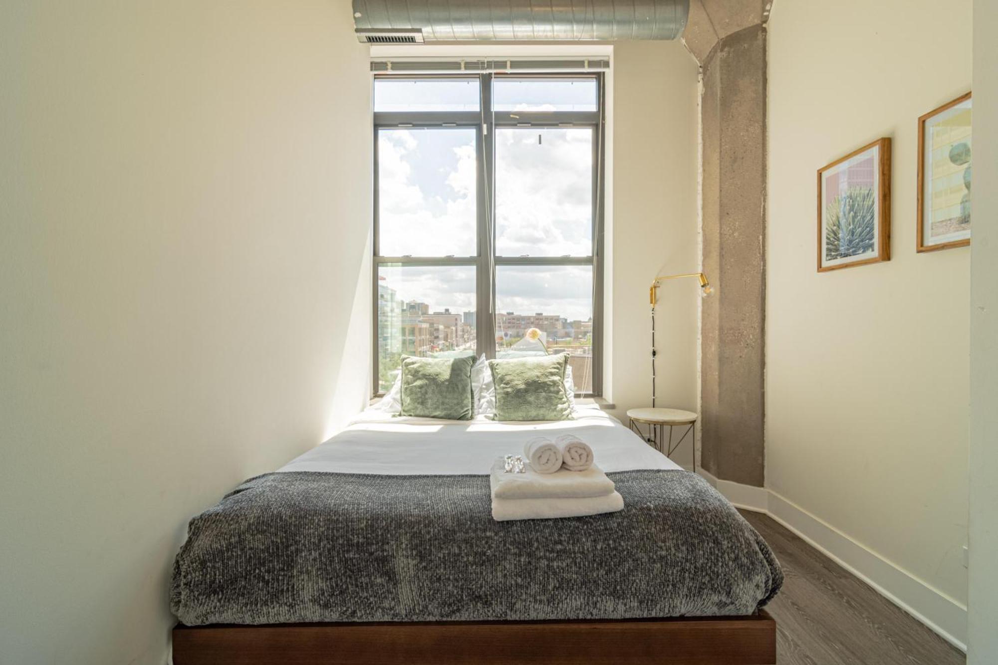Bright 2Br Luxury Corner Suite With Optional Parking Sleeps 6 Guests Near Mccormick Place And Soldier Field Chicago Dış mekan fotoğraf